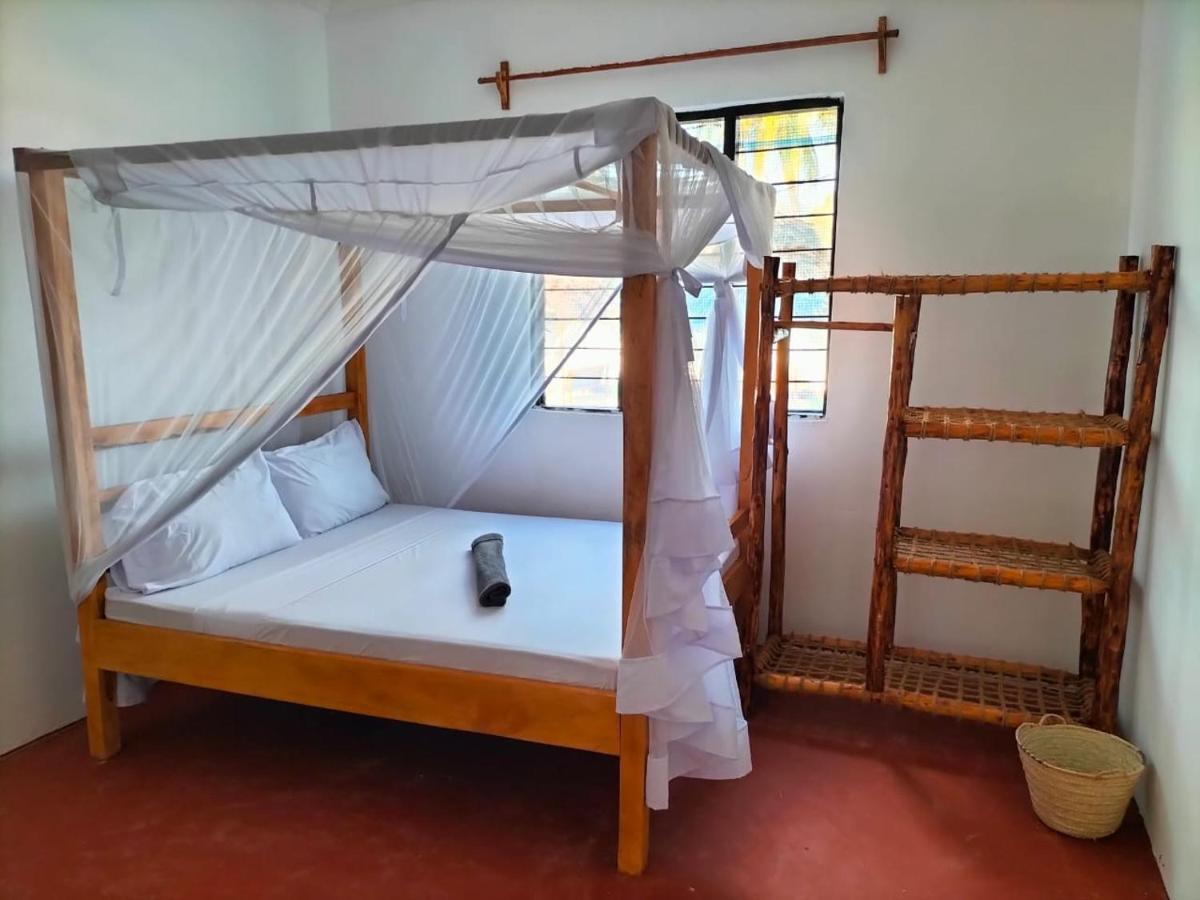 פאג'ה Mambo Leo Hostel מראה חיצוני תמונה